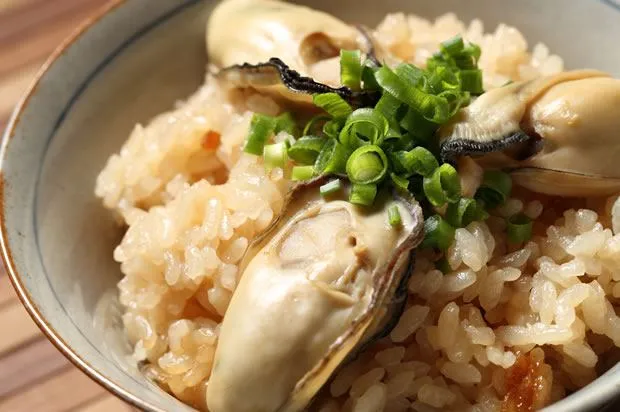 牡蠣の炊き込みご飯のイメージ